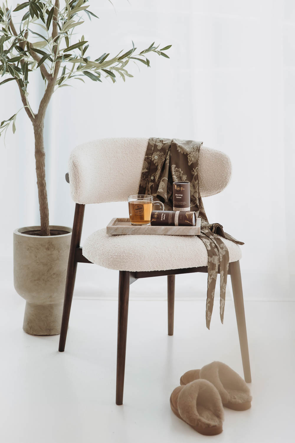 Goossens Diede Eetkamerstoel Stof Beige - 8252680-goossens-diede-eetkamerstoel-stof-beige-02
